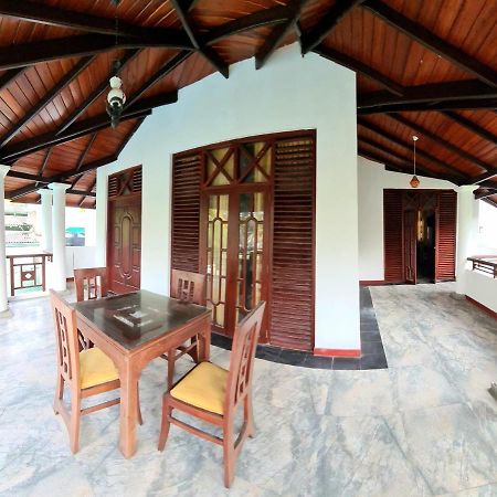 Golden Relax Villa With Pool, Restaurant & European Service Eramudugaha Extérieur photo