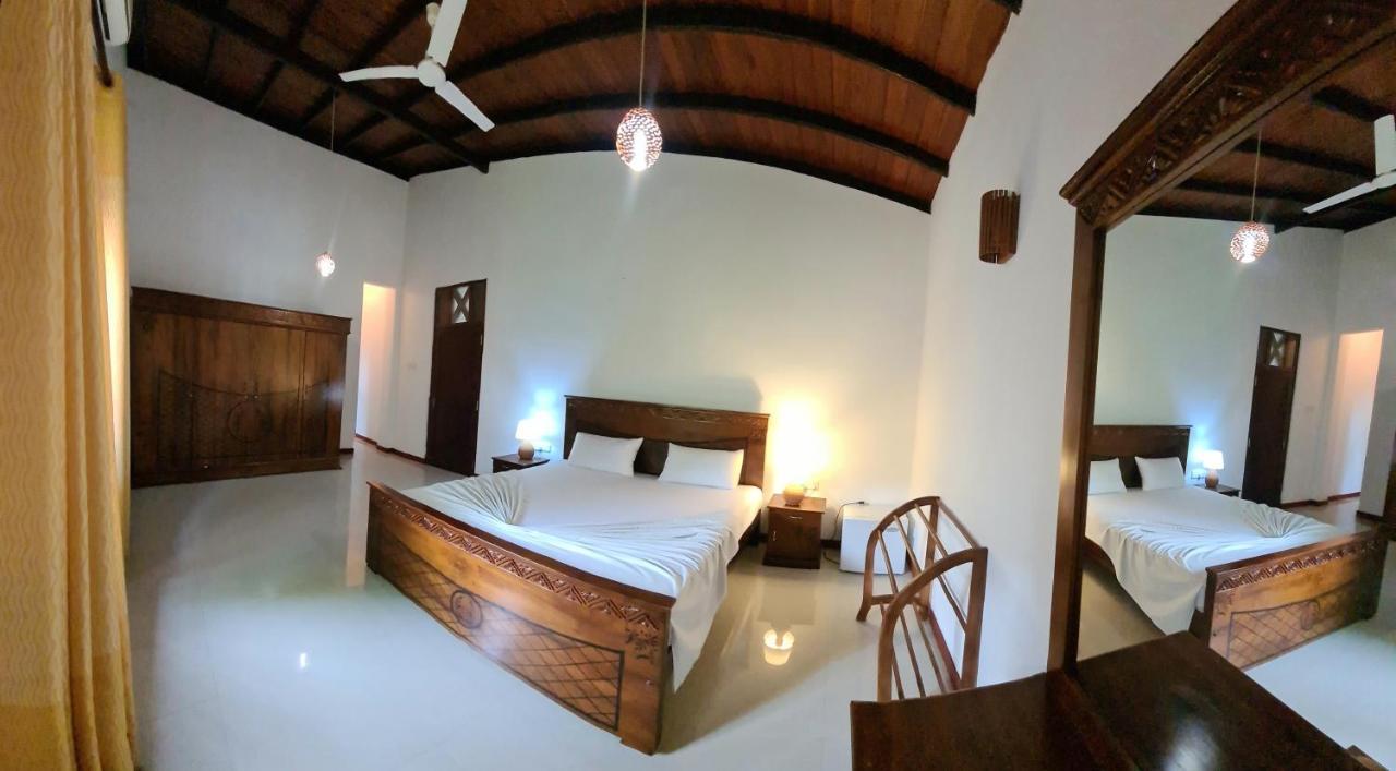 Golden Relax Villa With Pool, Restaurant & European Service Eramudugaha Extérieur photo