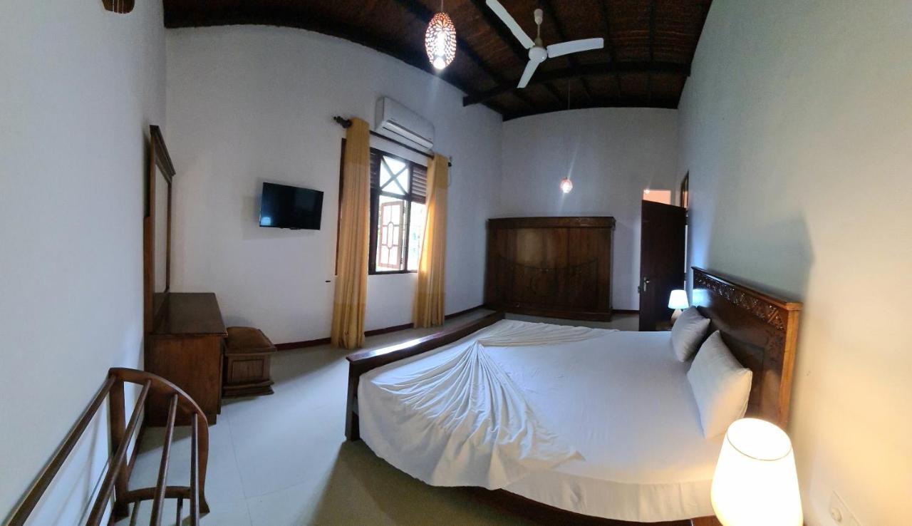 Golden Relax Villa With Pool, Restaurant & European Service Eramudugaha Extérieur photo