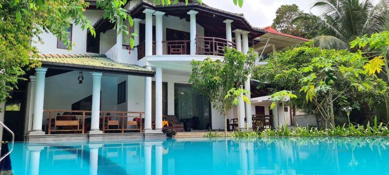 Golden Relax Villa With Pool, Restaurant & European Service Eramudugaha Extérieur photo
