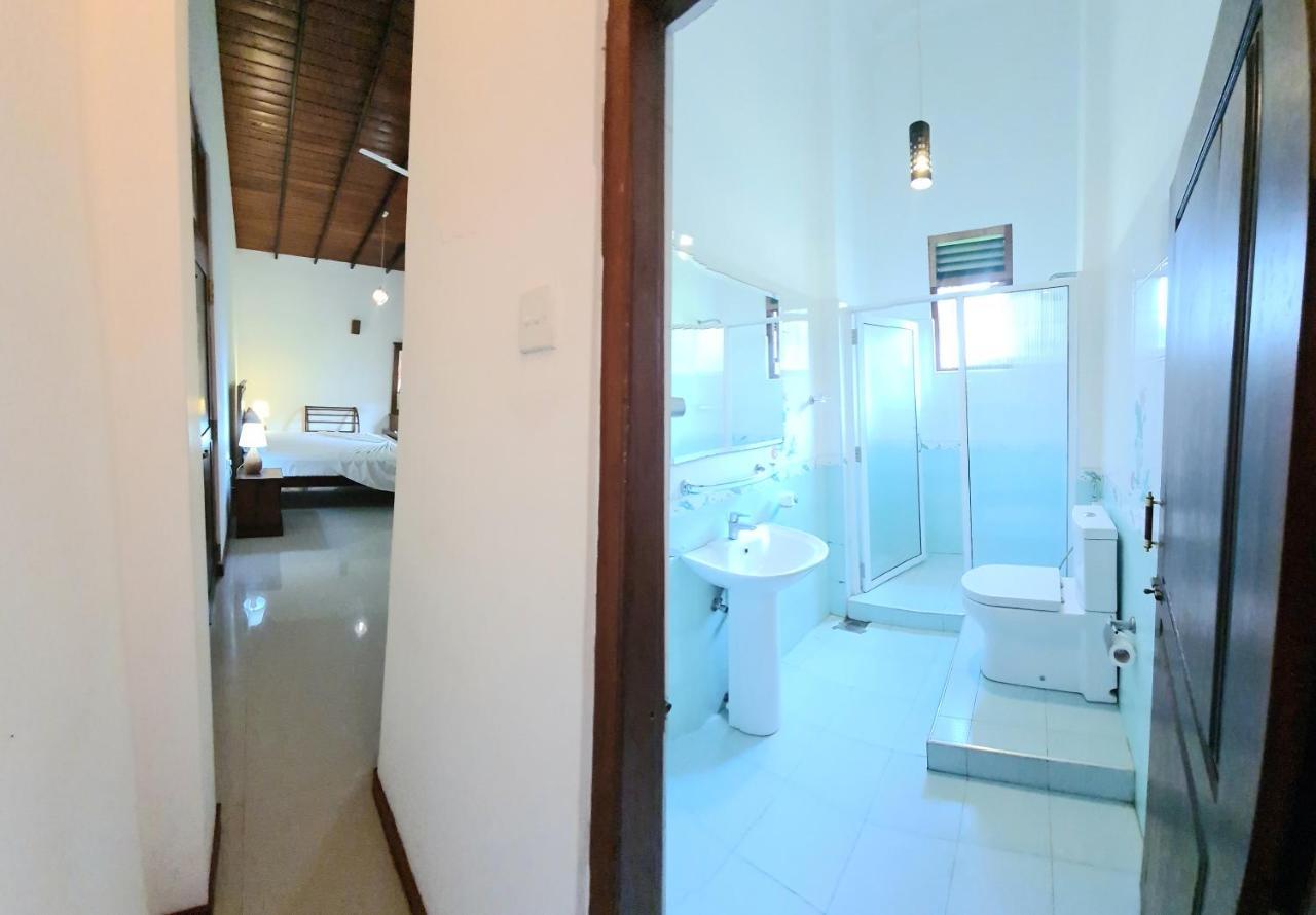 Golden Relax Villa With Pool, Restaurant & European Service Eramudugaha Extérieur photo