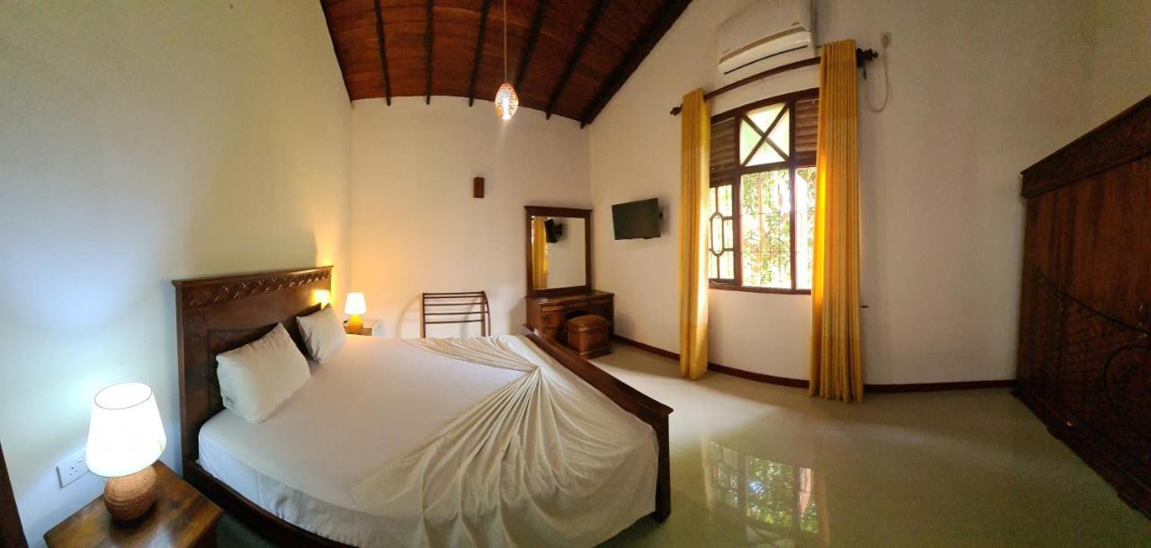 Golden Relax Villa With Pool, Restaurant & European Service Eramudugaha Extérieur photo