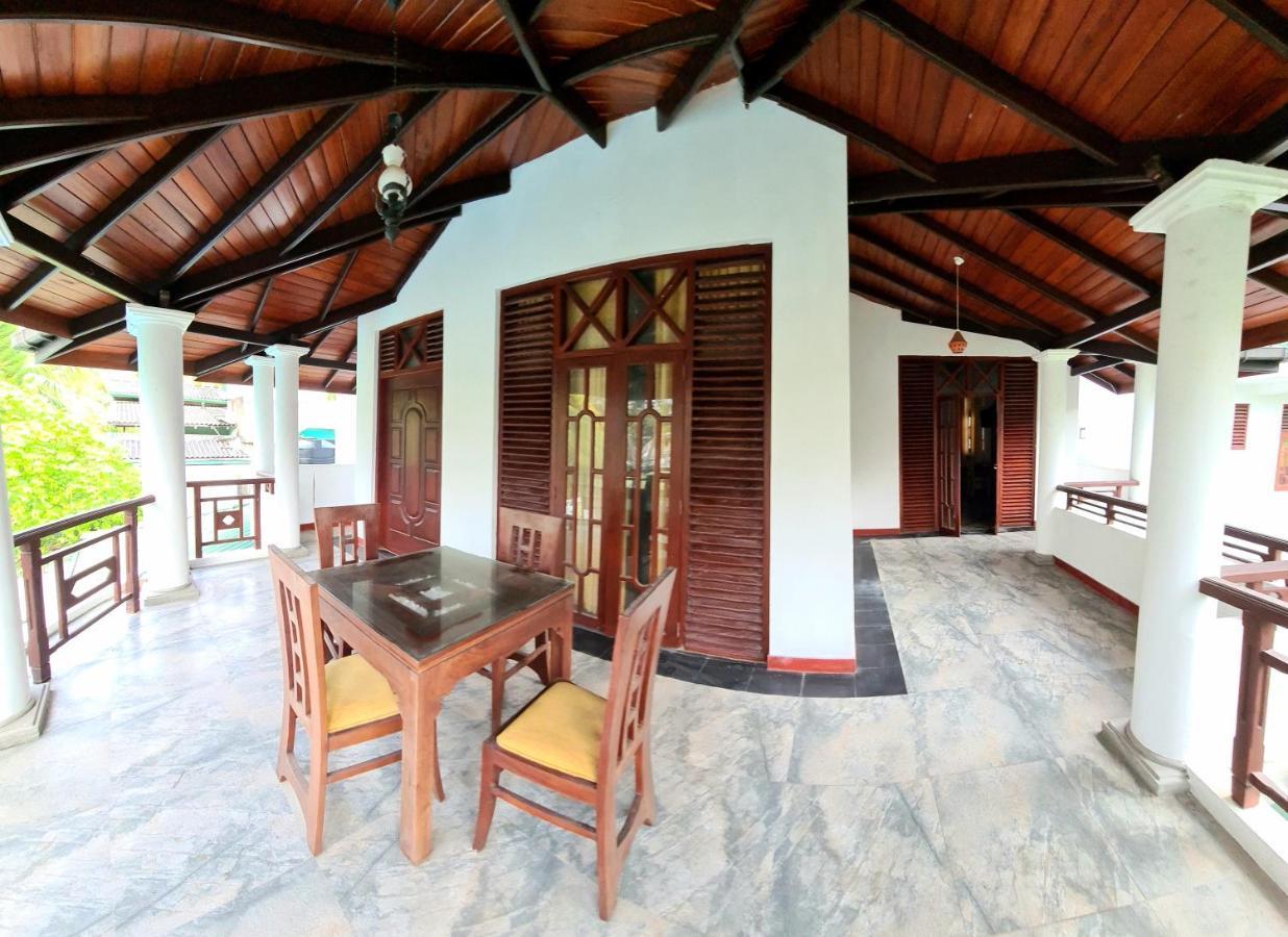 Golden Relax Villa With Pool, Restaurant & European Service Eramudugaha Extérieur photo